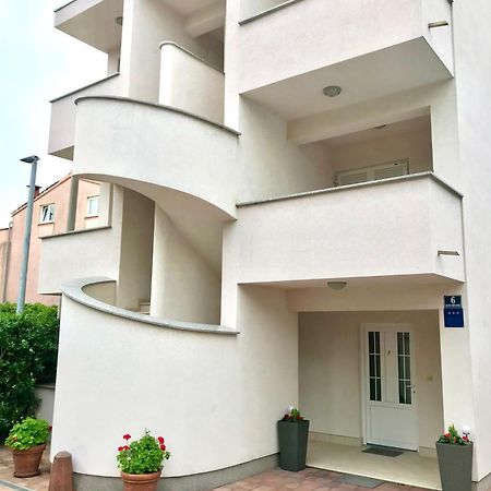 Apartmani Samec Novalja Ngoại thất bức ảnh