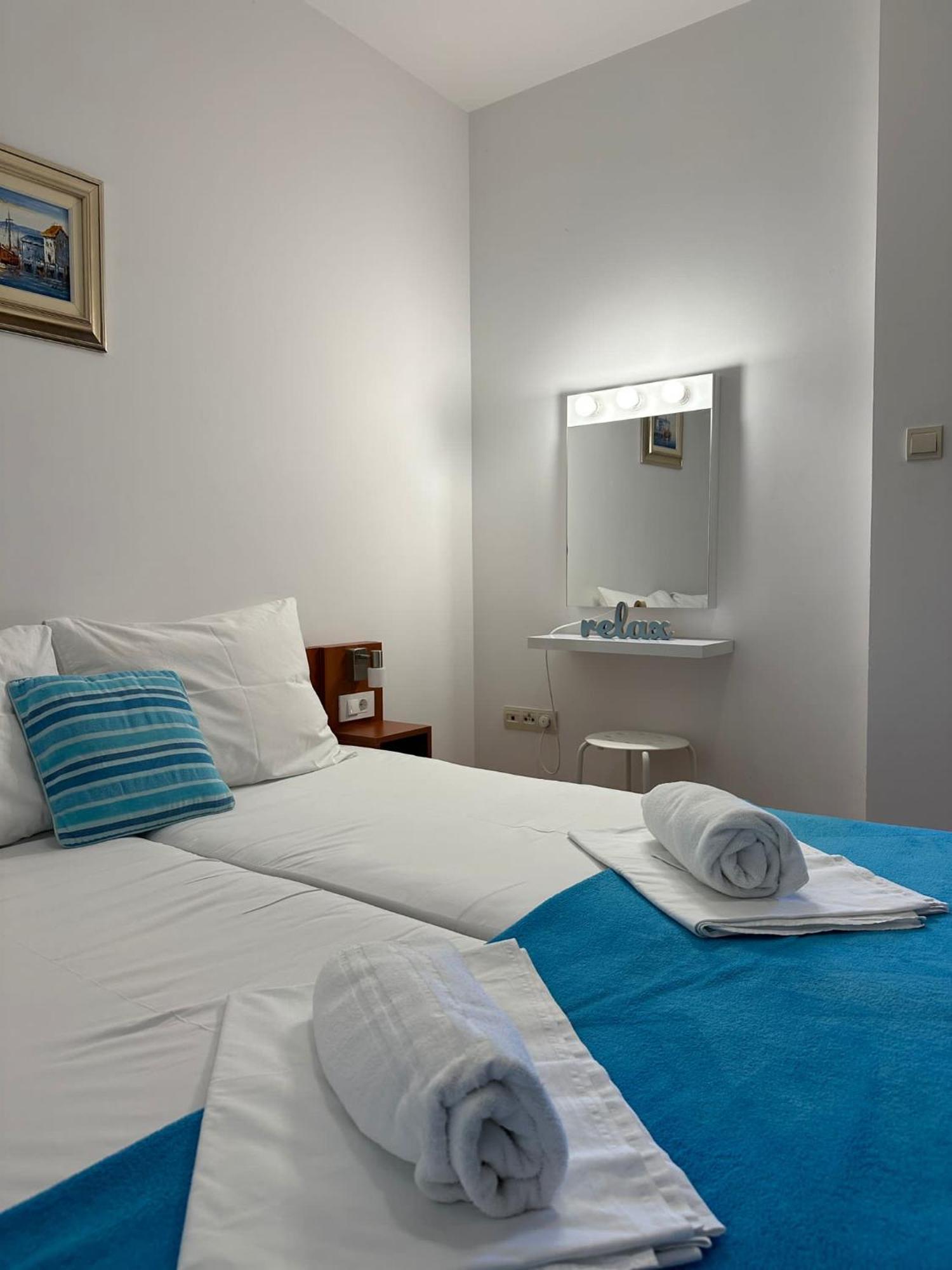 Apartmani Samec Novalja Ngoại thất bức ảnh