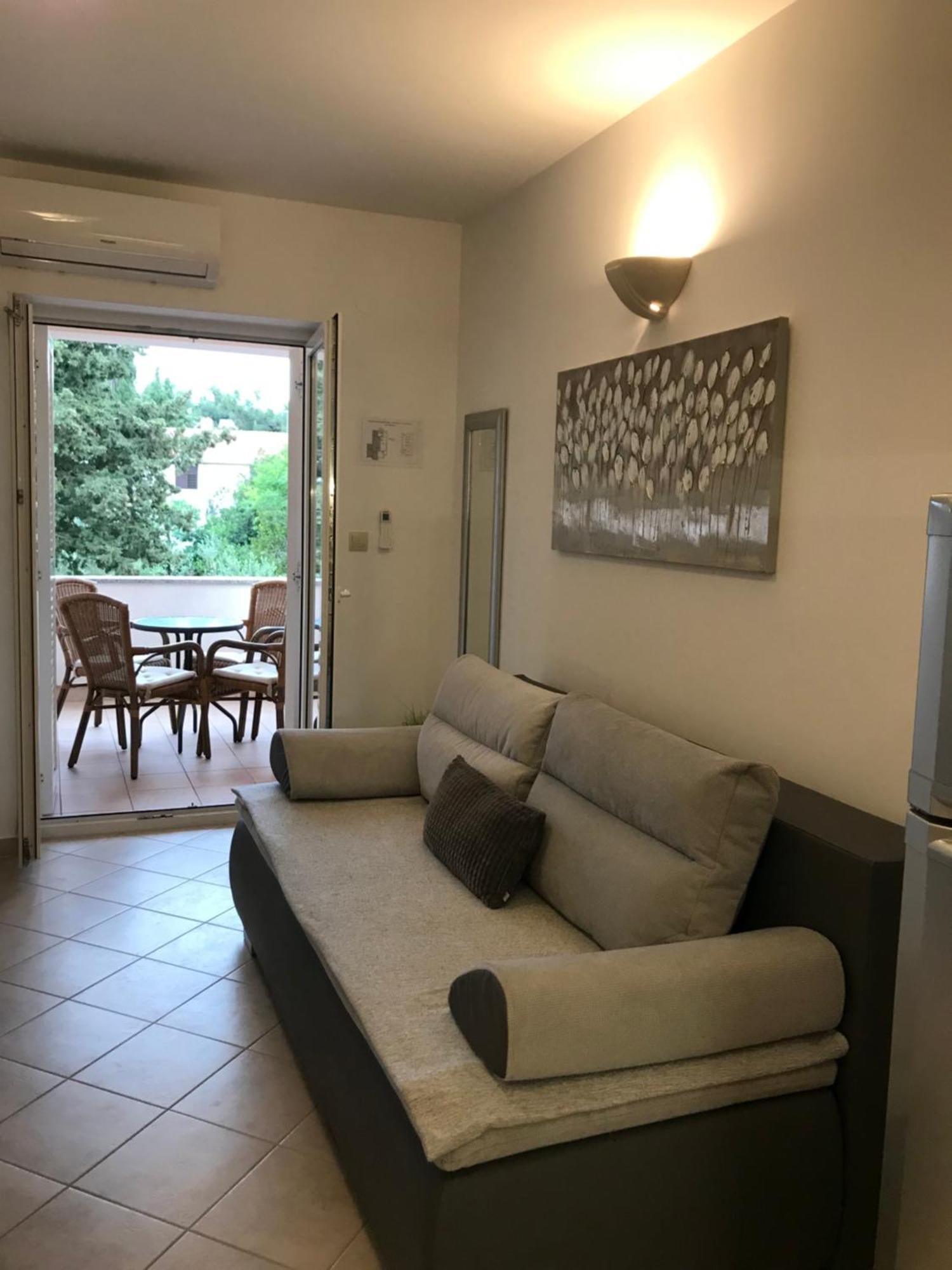 Apartmani Samec Novalja Ngoại thất bức ảnh