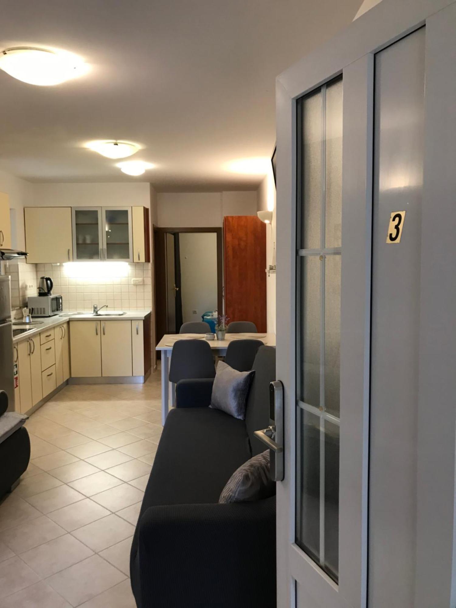 Apartmani Samec Novalja Ngoại thất bức ảnh