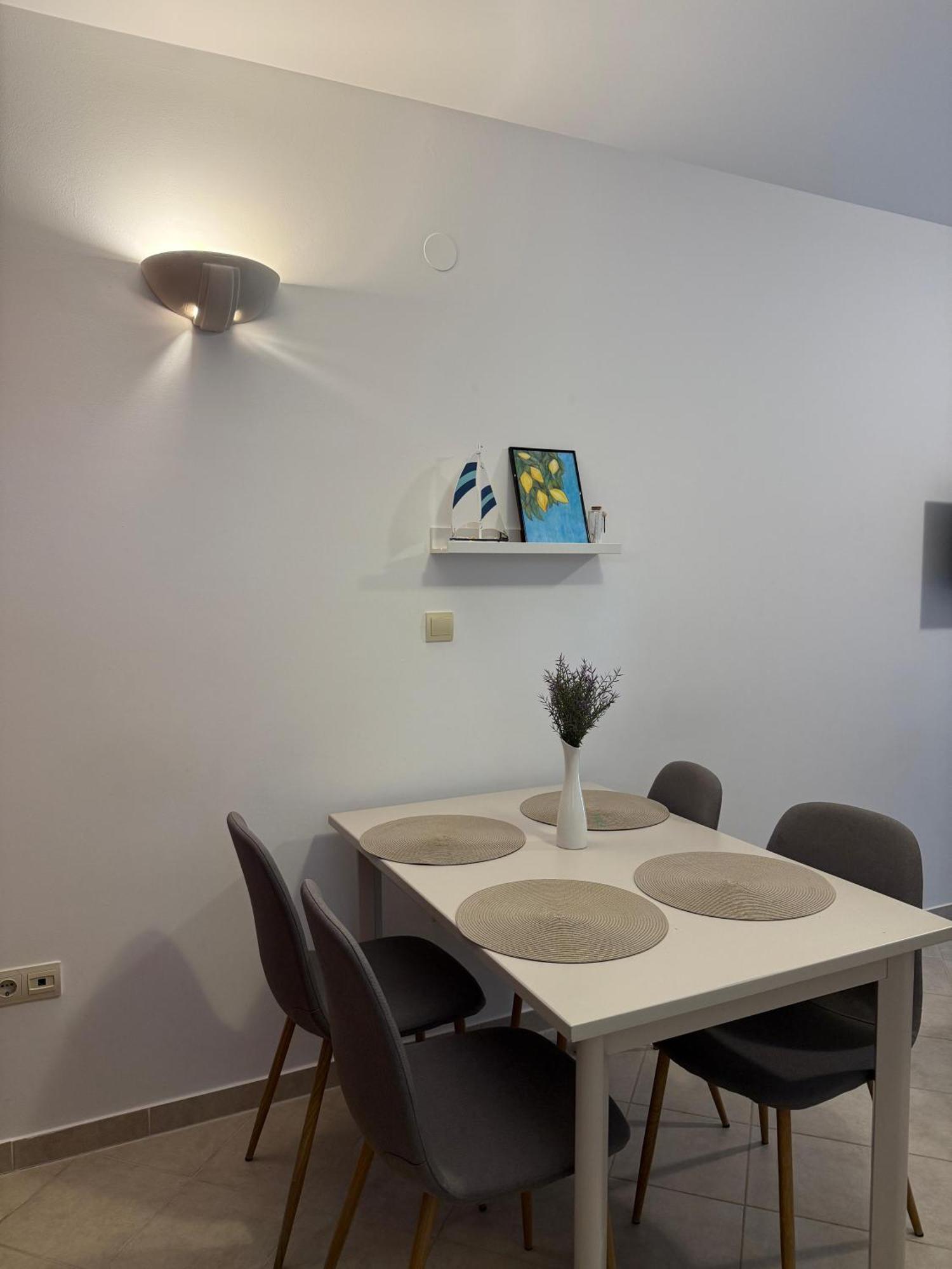 Apartmani Samec Novalja Ngoại thất bức ảnh