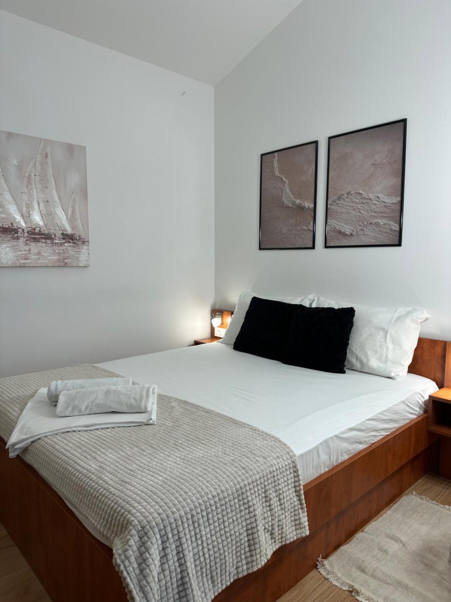 Apartmani Samec Novalja Ngoại thất bức ảnh