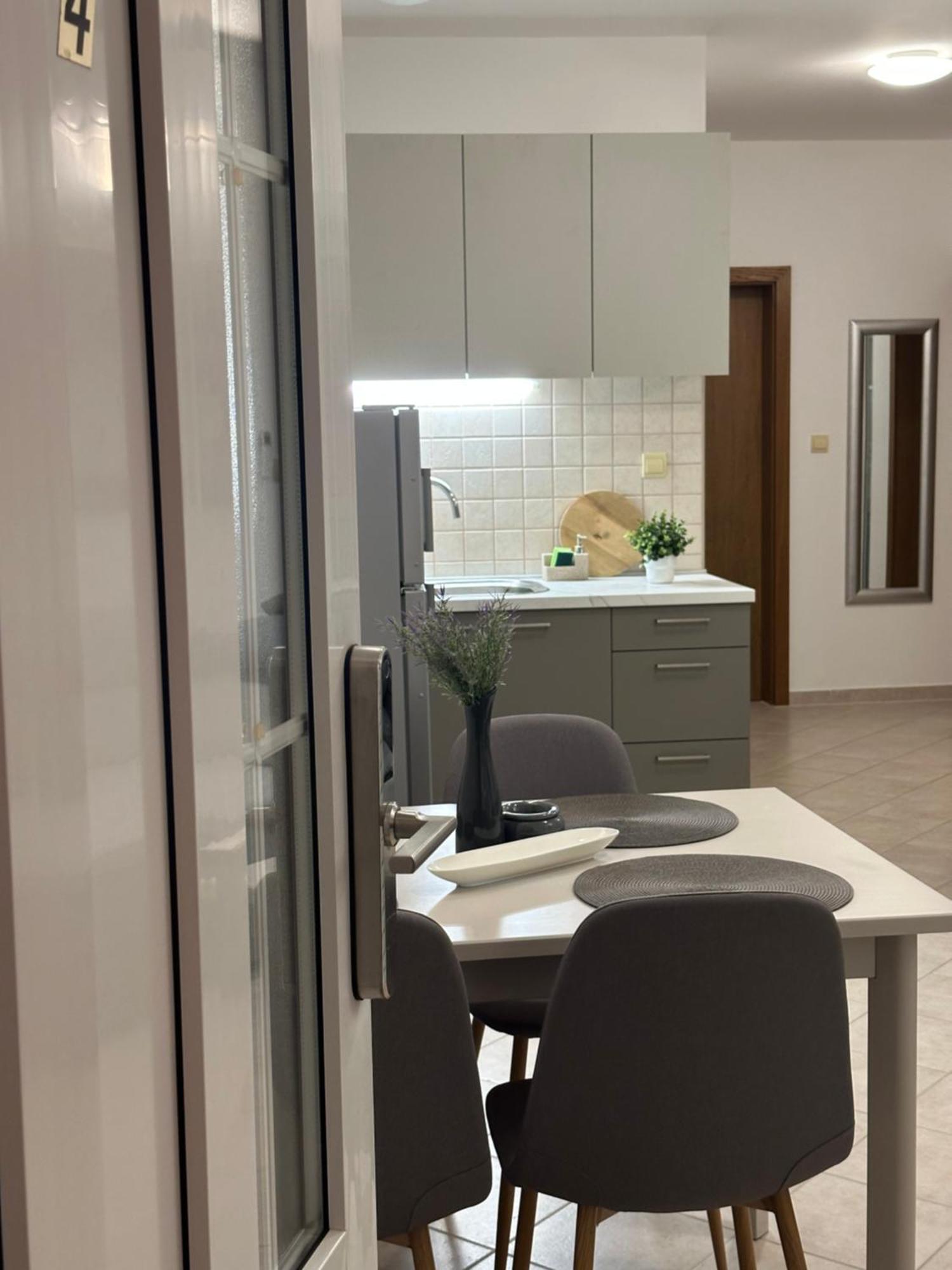 Apartmani Samec Novalja Ngoại thất bức ảnh