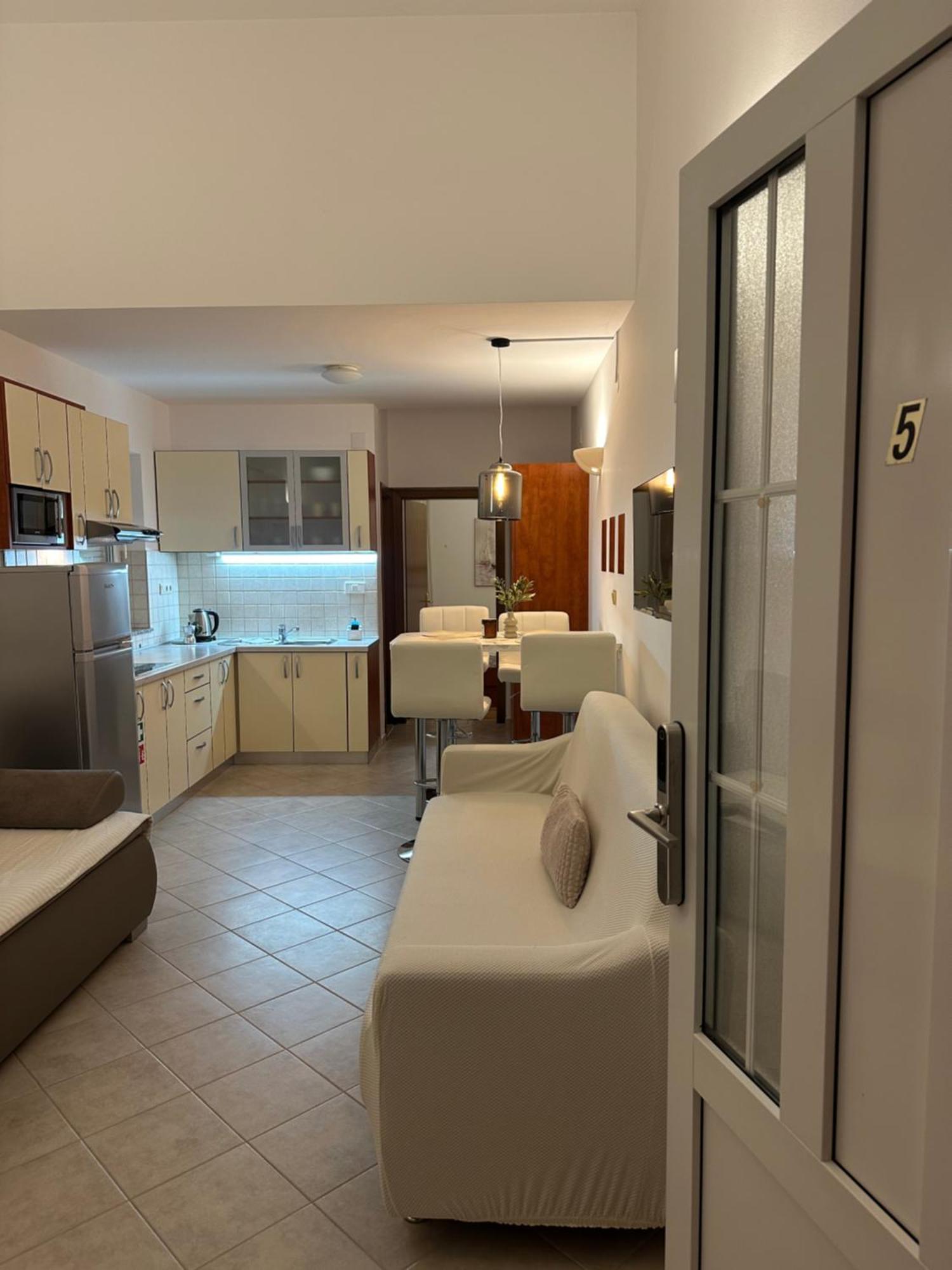 Apartmani Samec Novalja Ngoại thất bức ảnh