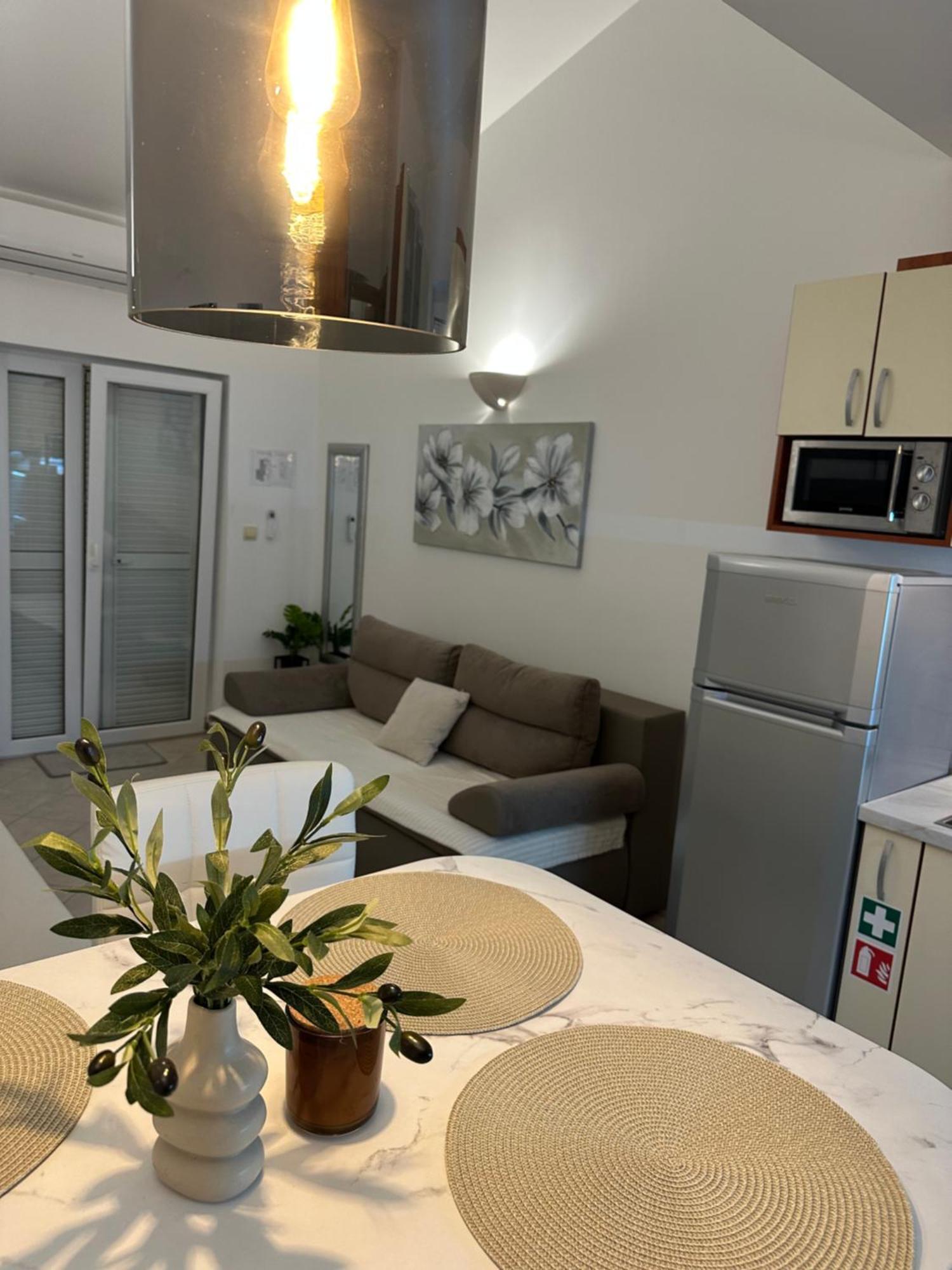 Apartmani Samec Novalja Ngoại thất bức ảnh