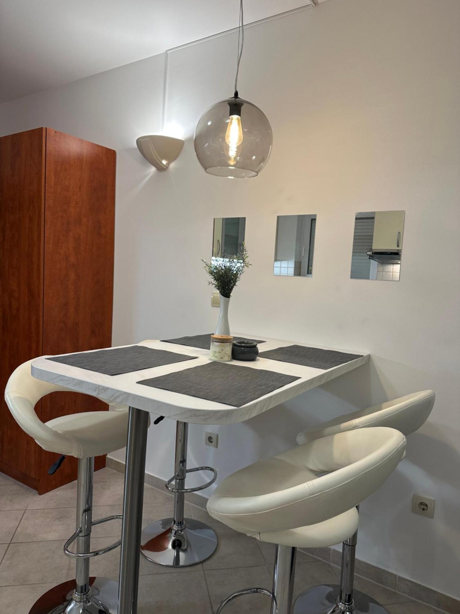 Apartmani Samec Novalja Ngoại thất bức ảnh